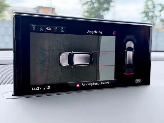 Audi Q7 view 26