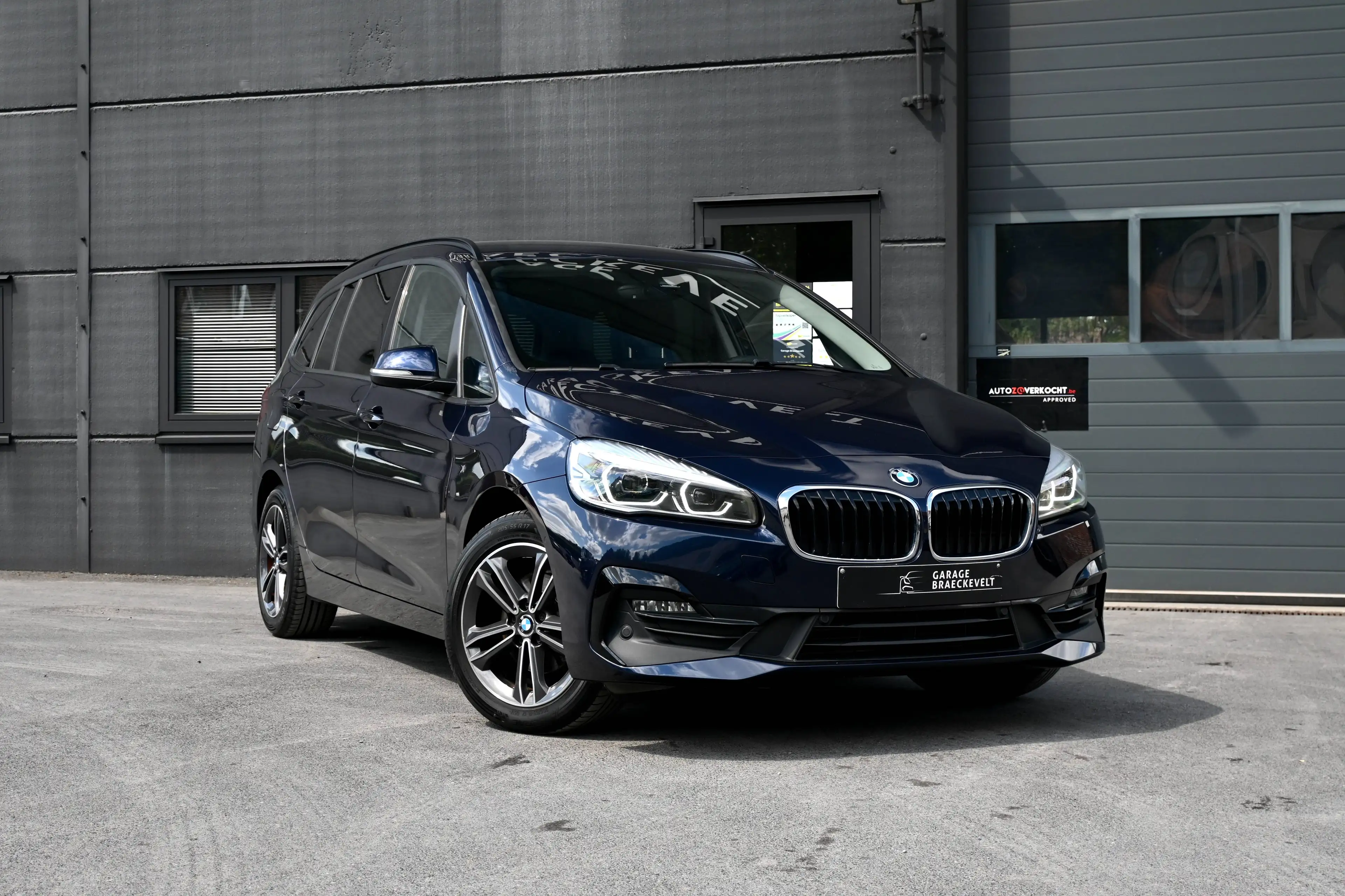 BMW 216 i Gran Tourer - Sportline - Camera - LED - Sportzetels - 17"Alu - DrivingAssist