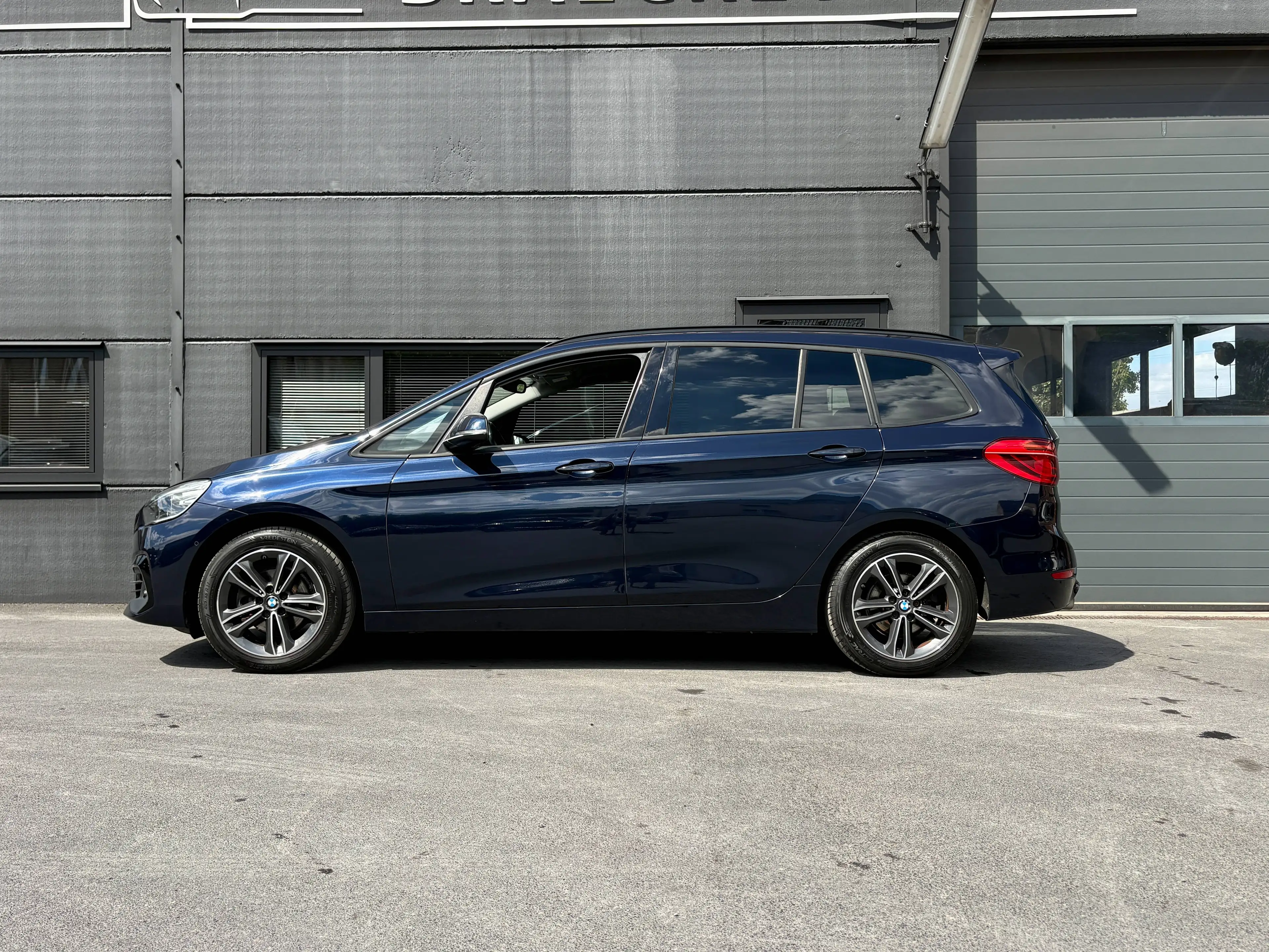 BMW 216 i Gran Tourer - Sportline - Camera - LED - Sportzetels - 17"Alu - DrivingAssist — photo 7