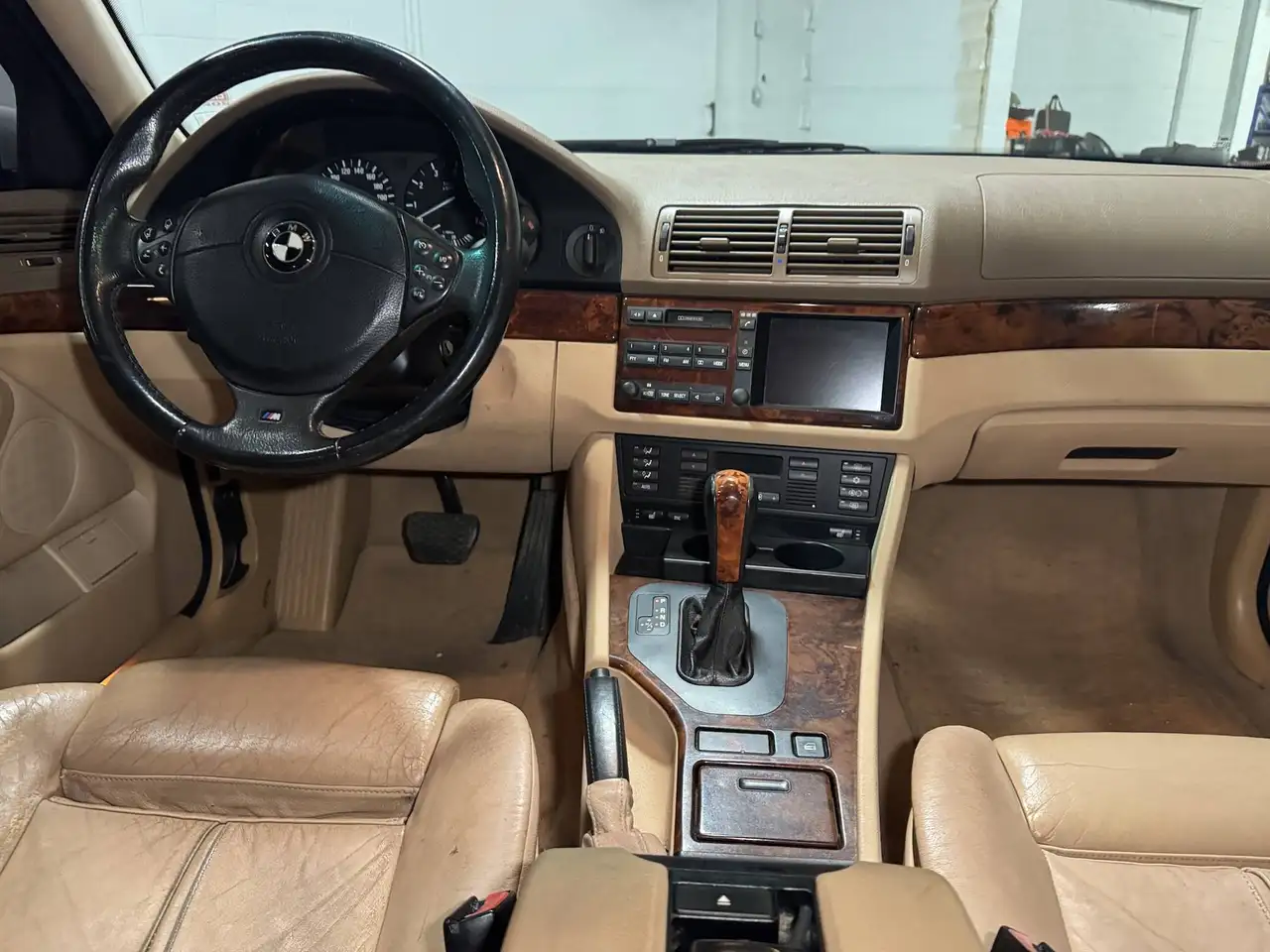 BMW 5 Series снимка BMW 5 Series