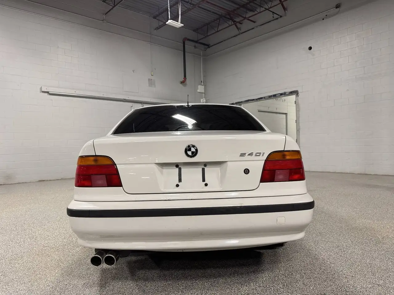 BMW 5 Series снимка BMW 5 Series