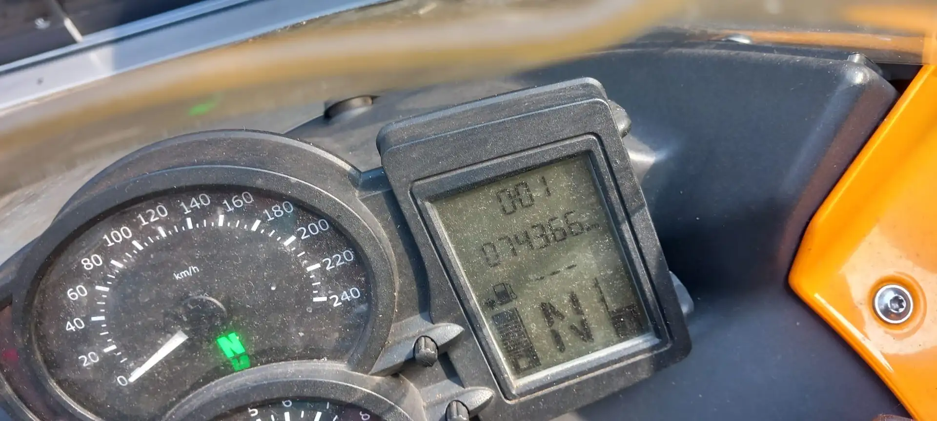 BMW F 800 S Geel - 2