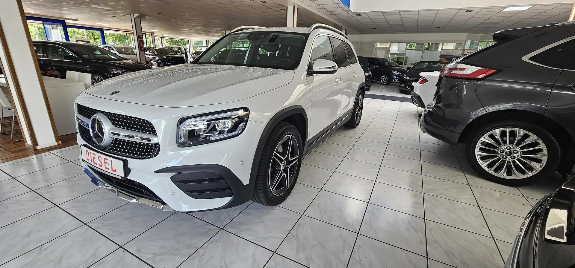 Mercedes-Benz GLB 200 d 8G-DCT AMG Line LED Keyless ACC Leder Camera 110 Weiß - 1