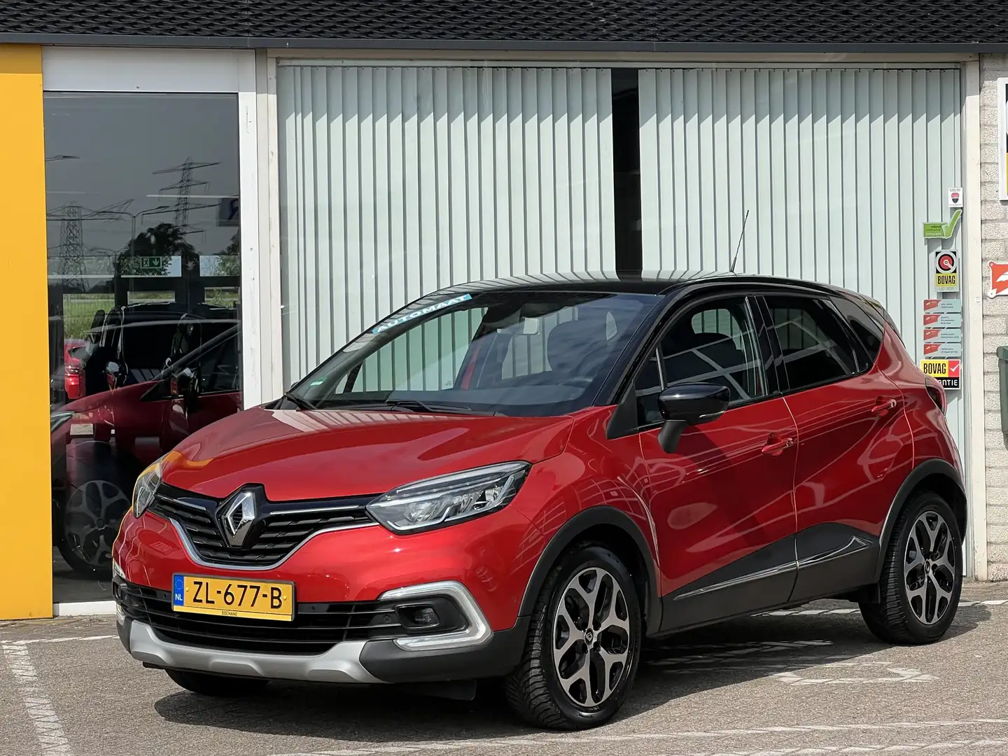 Renault Captur 1.3 TCe Intens | NAP | 1e eigenaar | Trekhaak | 10 Rot - 2