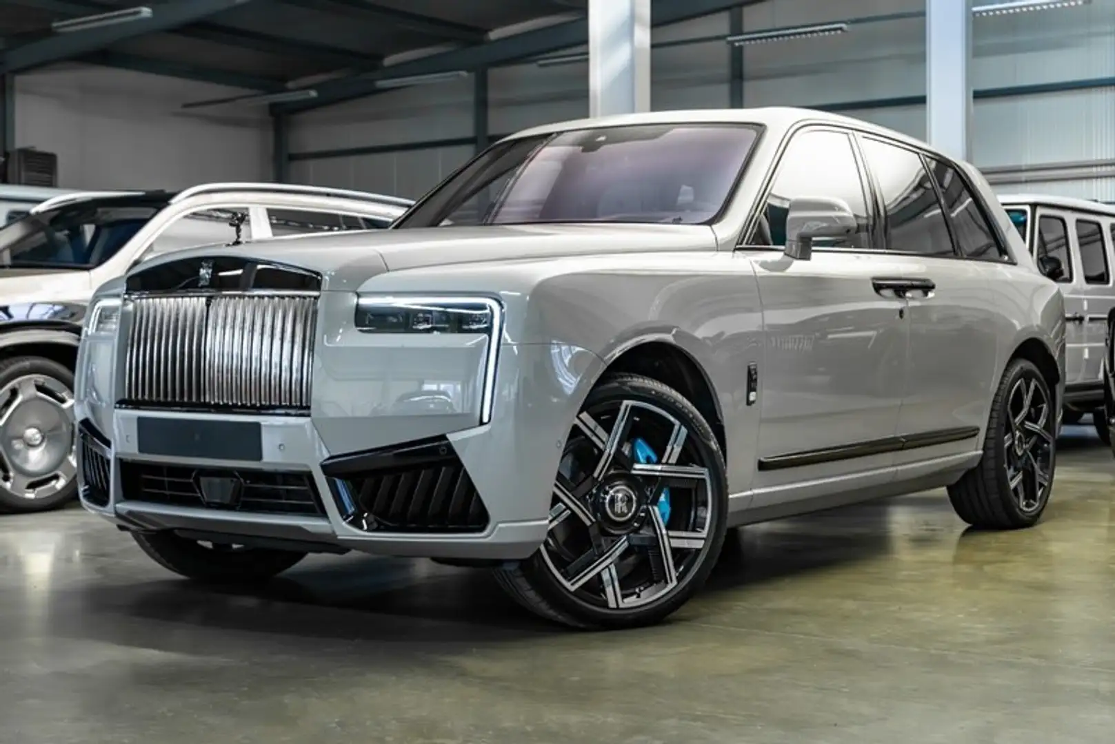 Rolls-Royce Cullinan Gris - 1