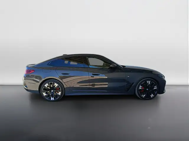 BMW 4 Series view 3