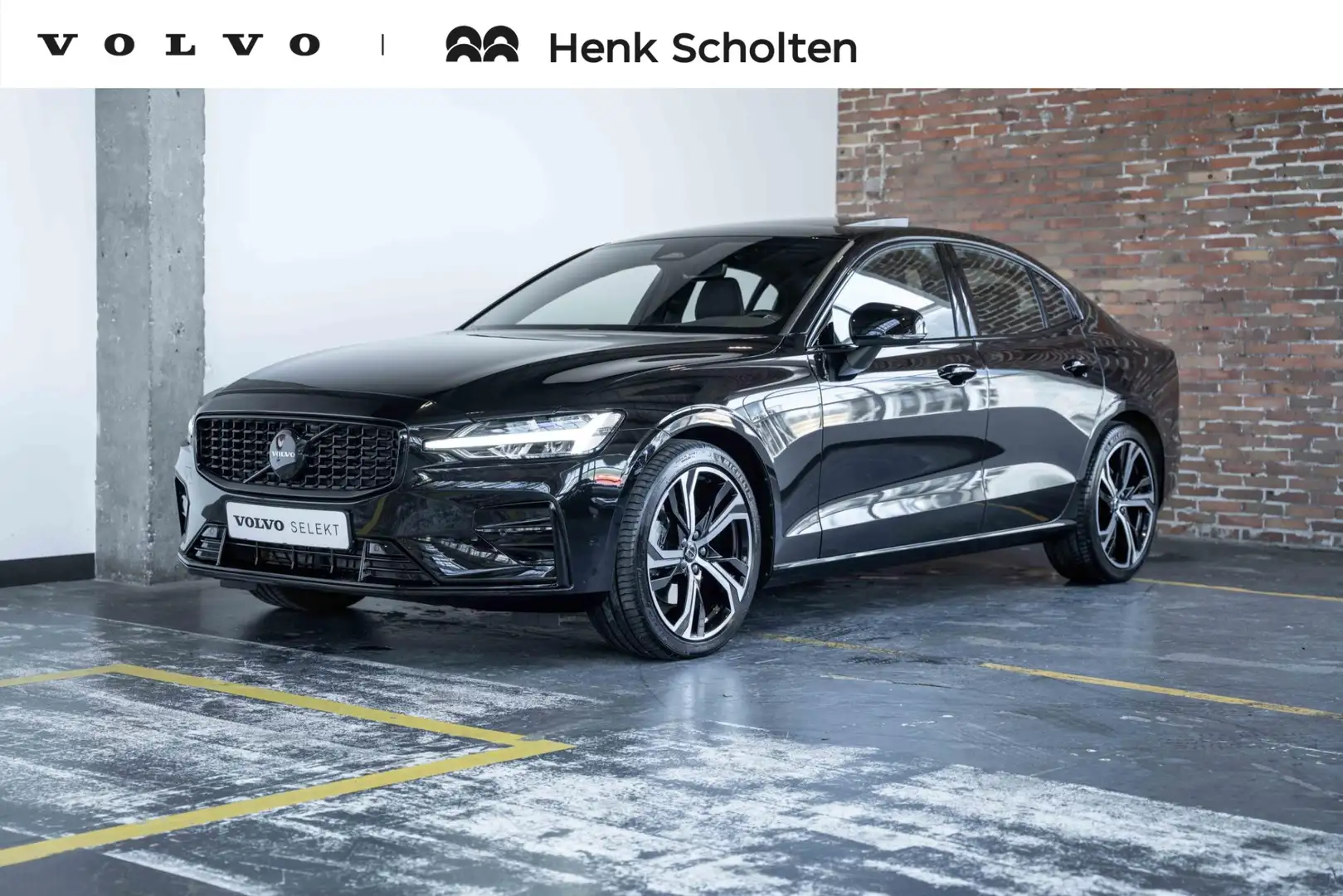 Volvo S60 B4 AUT7 197PK Plus Dark | Adaptieve Cruise Control Zwart - 1