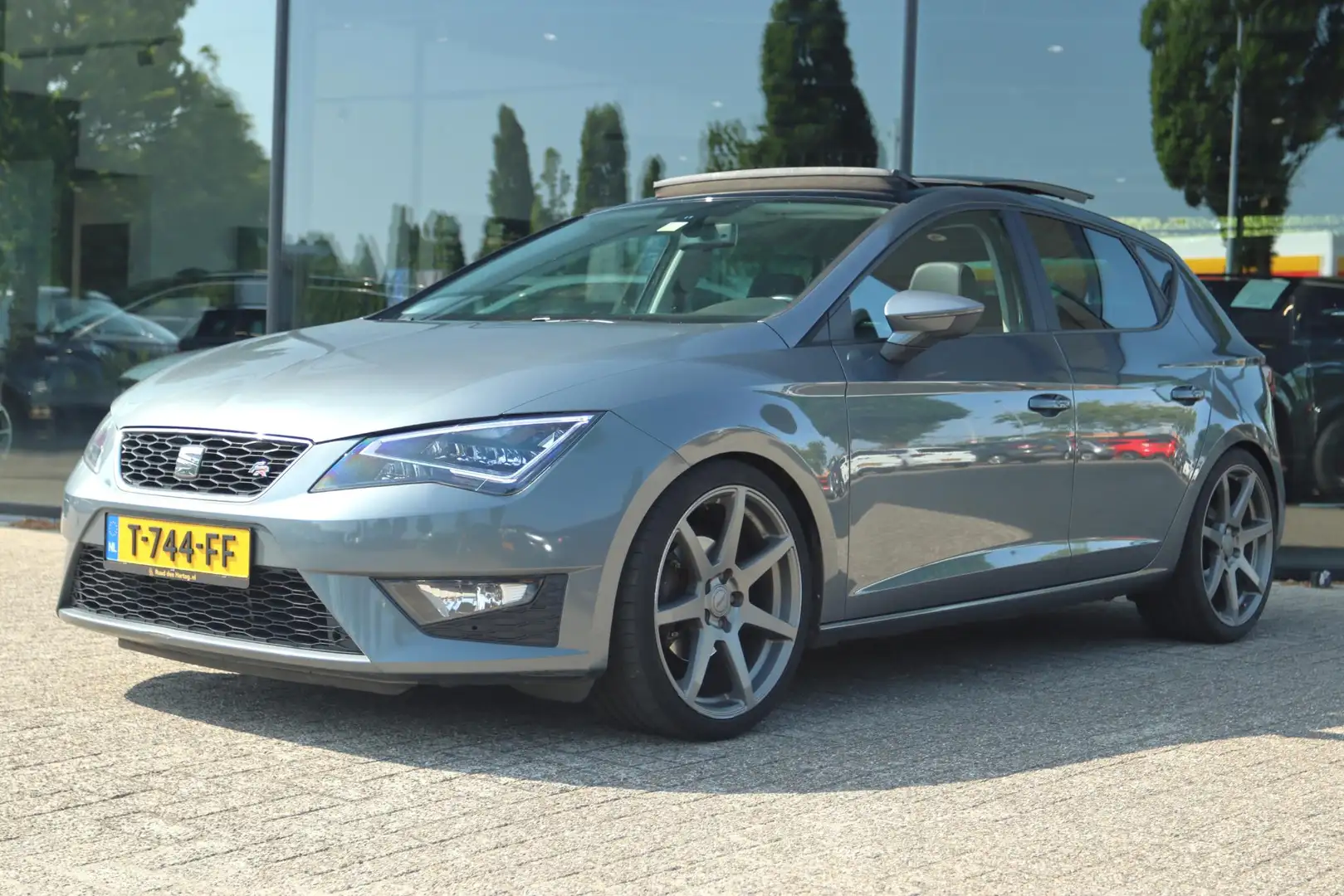 SEAT Leon 1.4 TSI FR BUSINESS | PANO | LED | CRUISE | CLIMAT Grau - 1