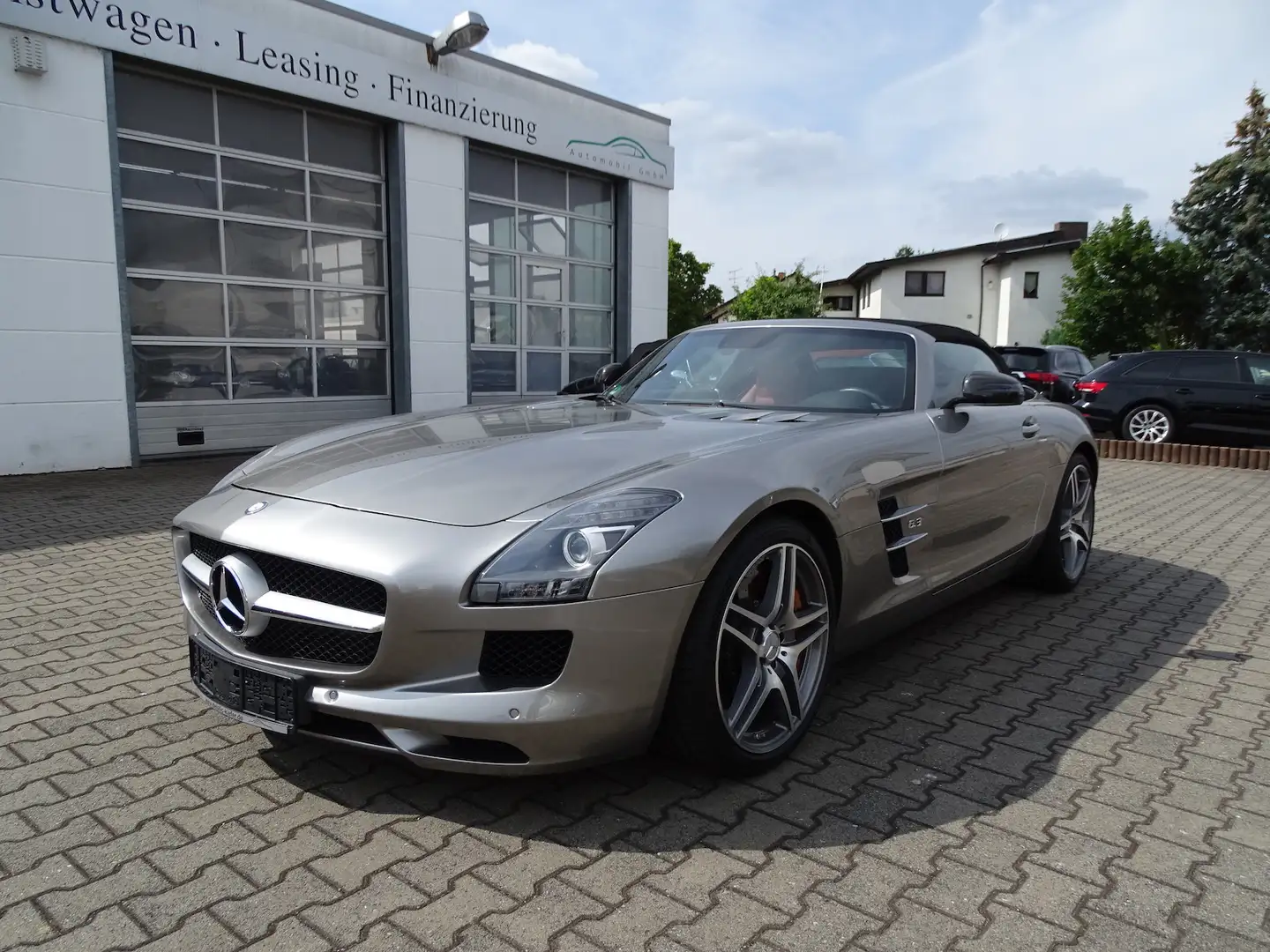 Mercedes-Benz SLS Roadster Alubeam, Keramikbremsanlage, Bang & Olufs Silber - 1