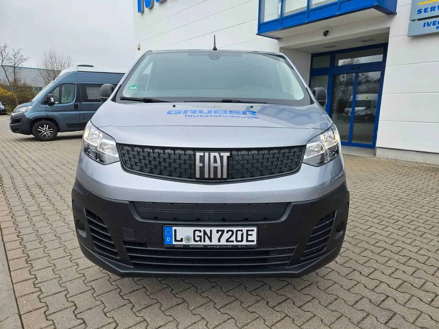 Fiat E- Scudo Kasten L3 75kWh Grau - 1