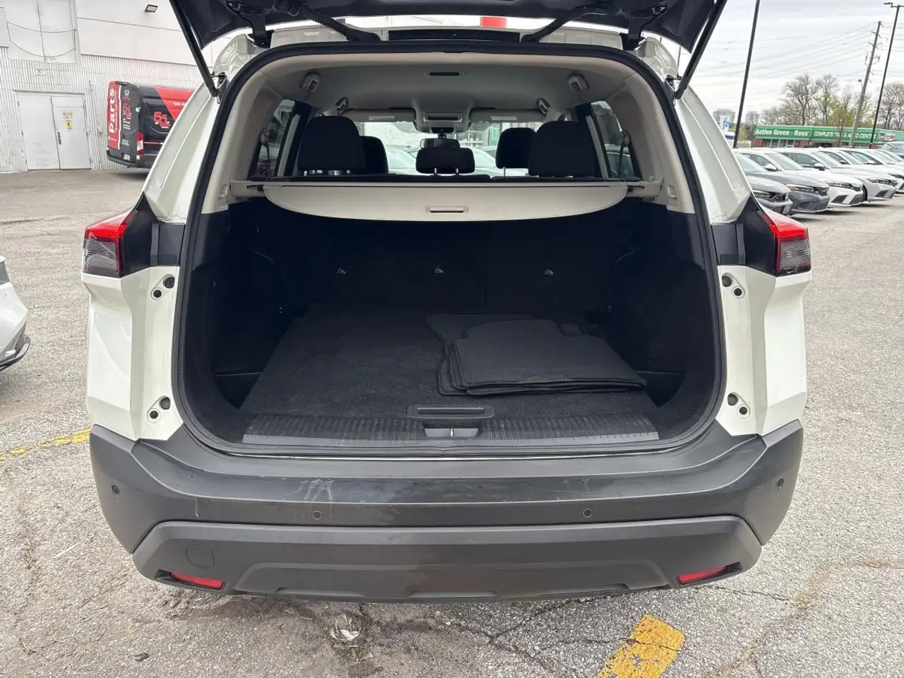 Nissan Rogue снимка Nissan Rogue