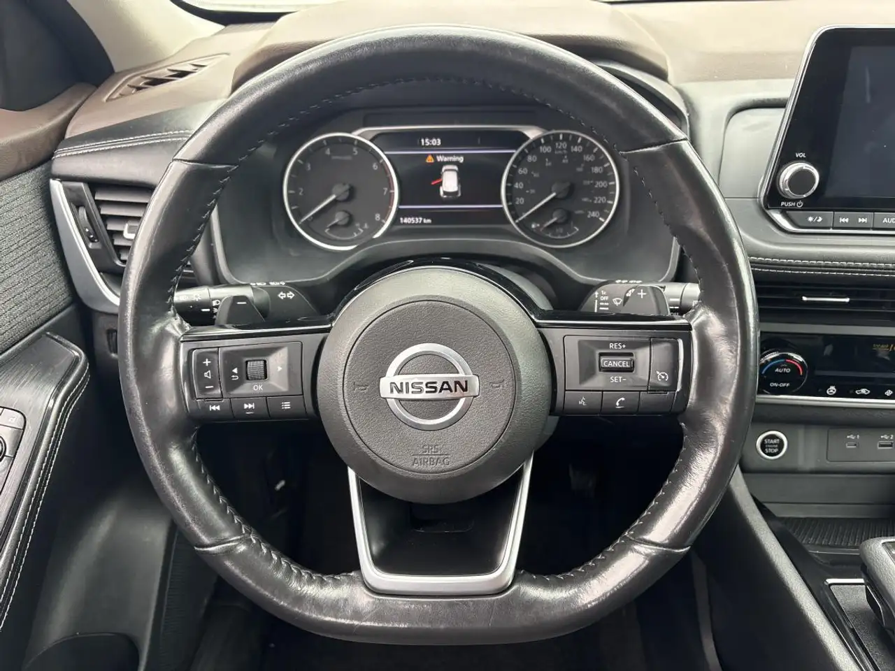 Nissan Rogue снимка Nissan Rogue