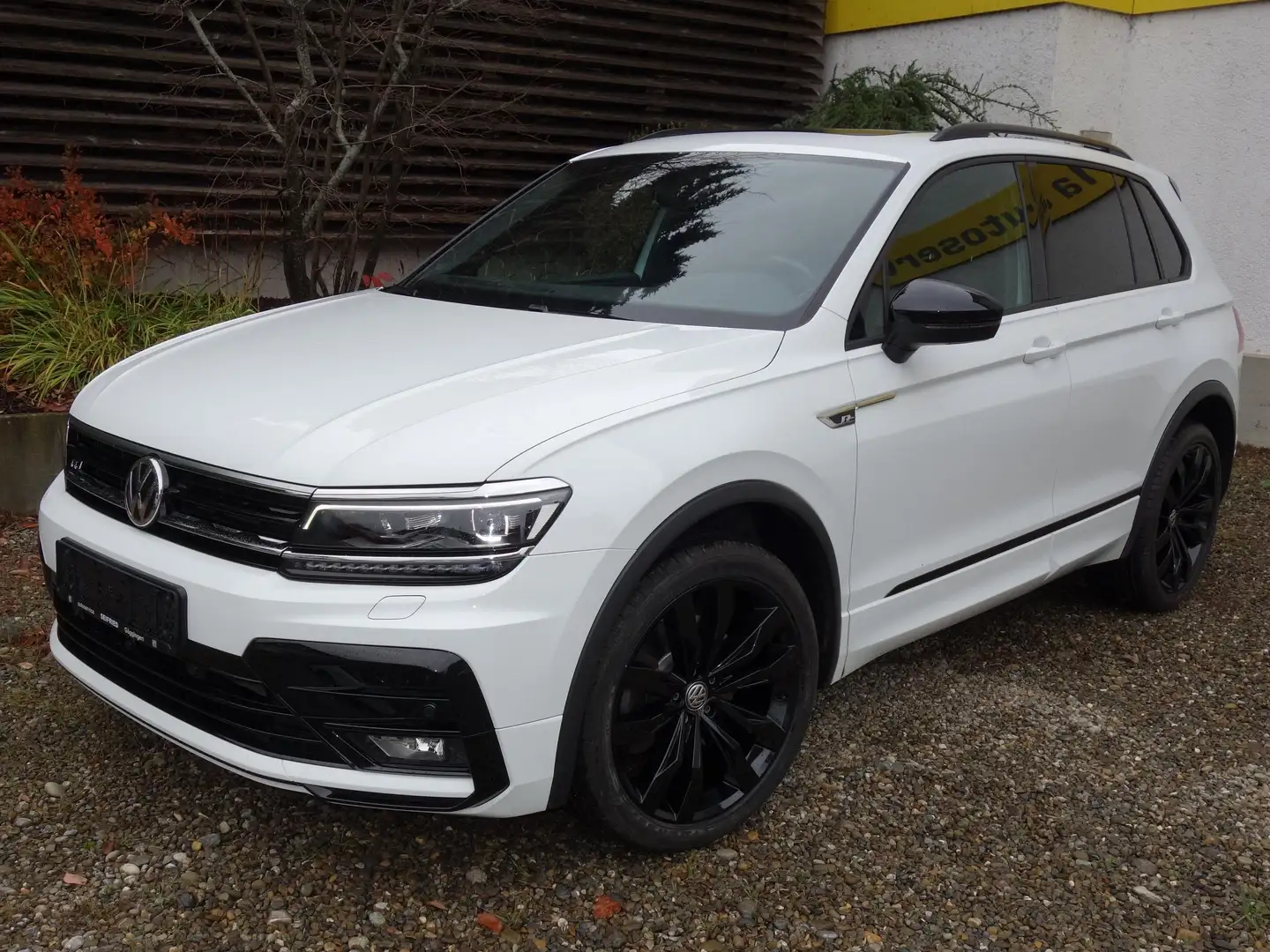 Volkswagen Tiguan R-Line Highline BMT/Start-Stopp 4Motion Weiß - 1