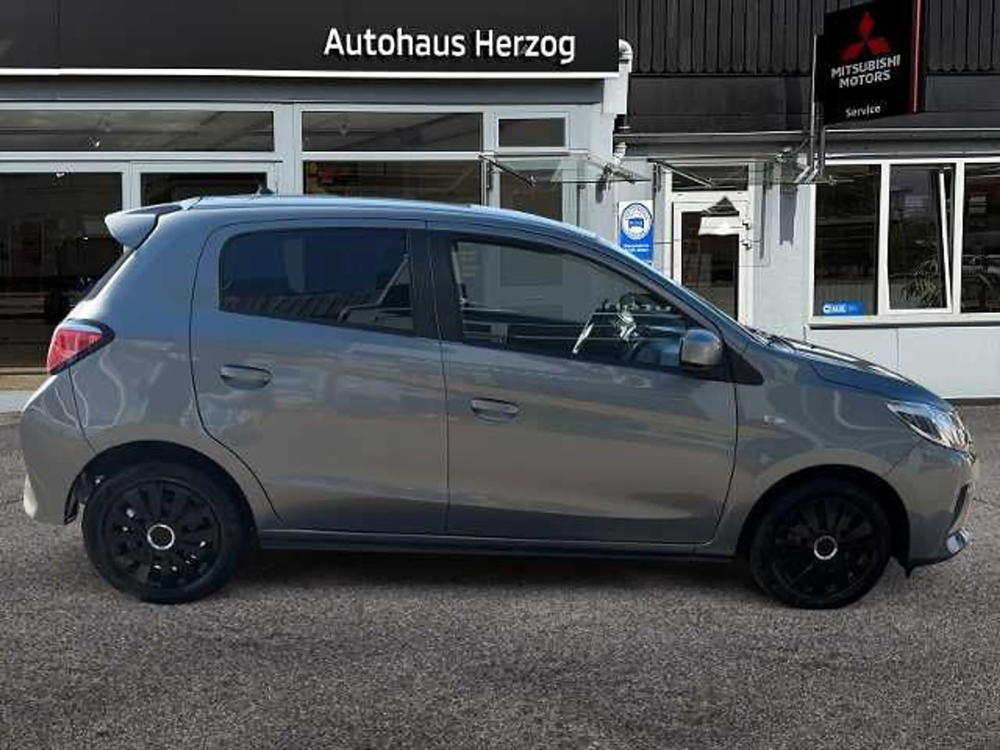 Mitsubishi Space Star Intro Edition+ 1.2 CVT + Winterräder — photo 8
