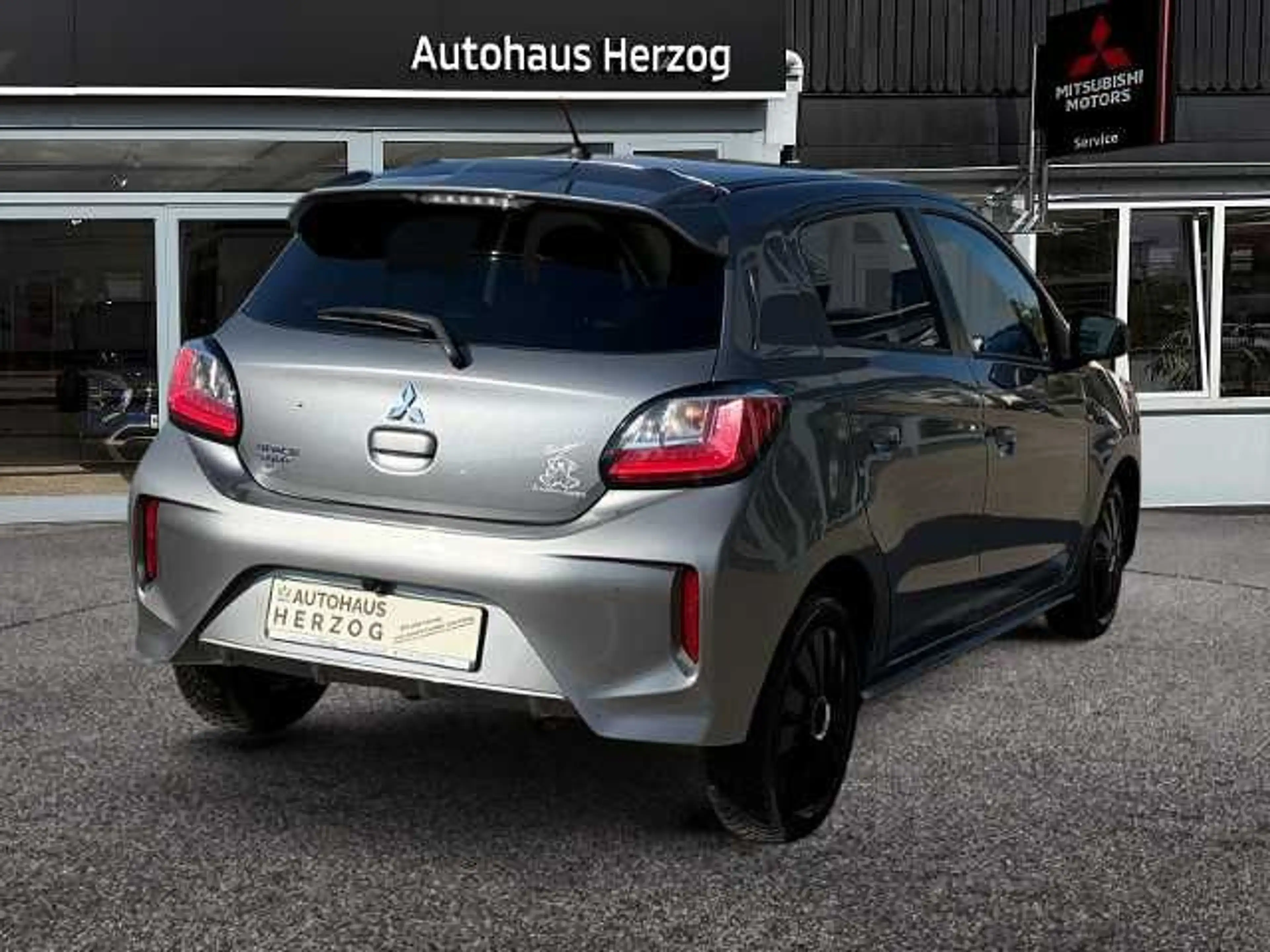 Mitsubishi Space Star Intro Edition+ 1.2 CVT + Winterräder — photo 5