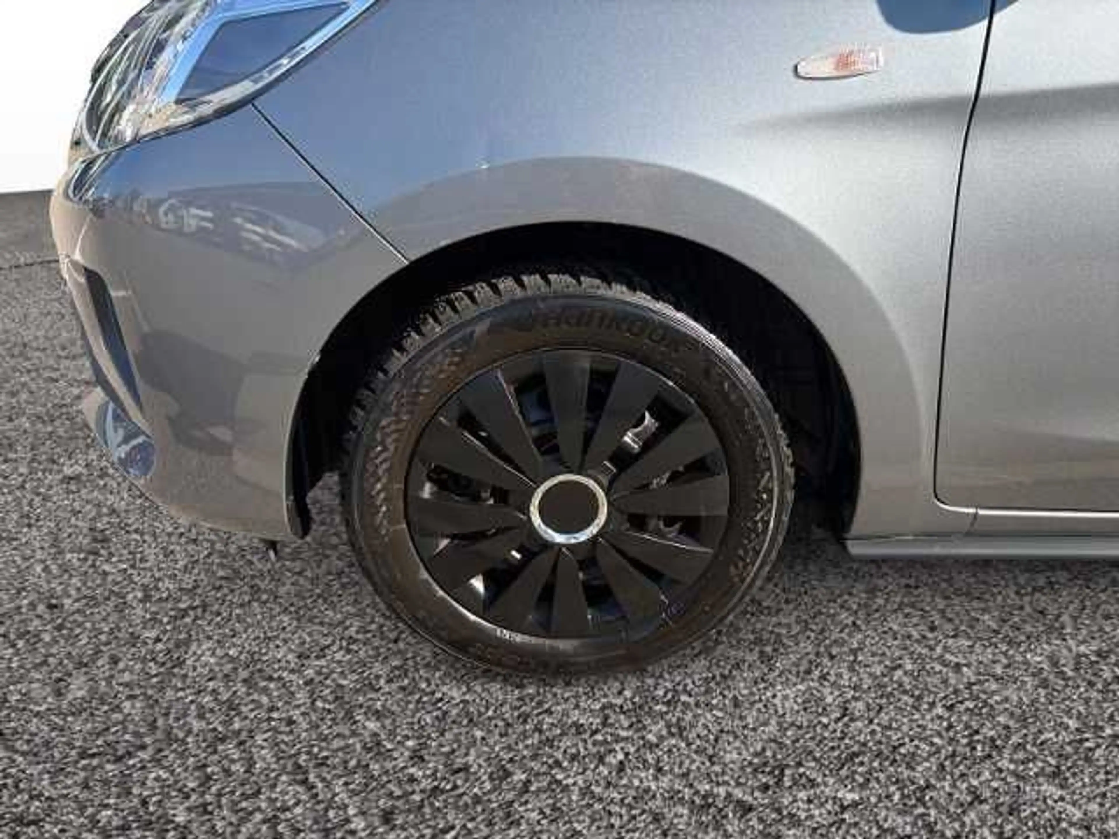 Mitsubishi Space Star Intro Edition+ 1.2 CVT + Winterräder — photo 13