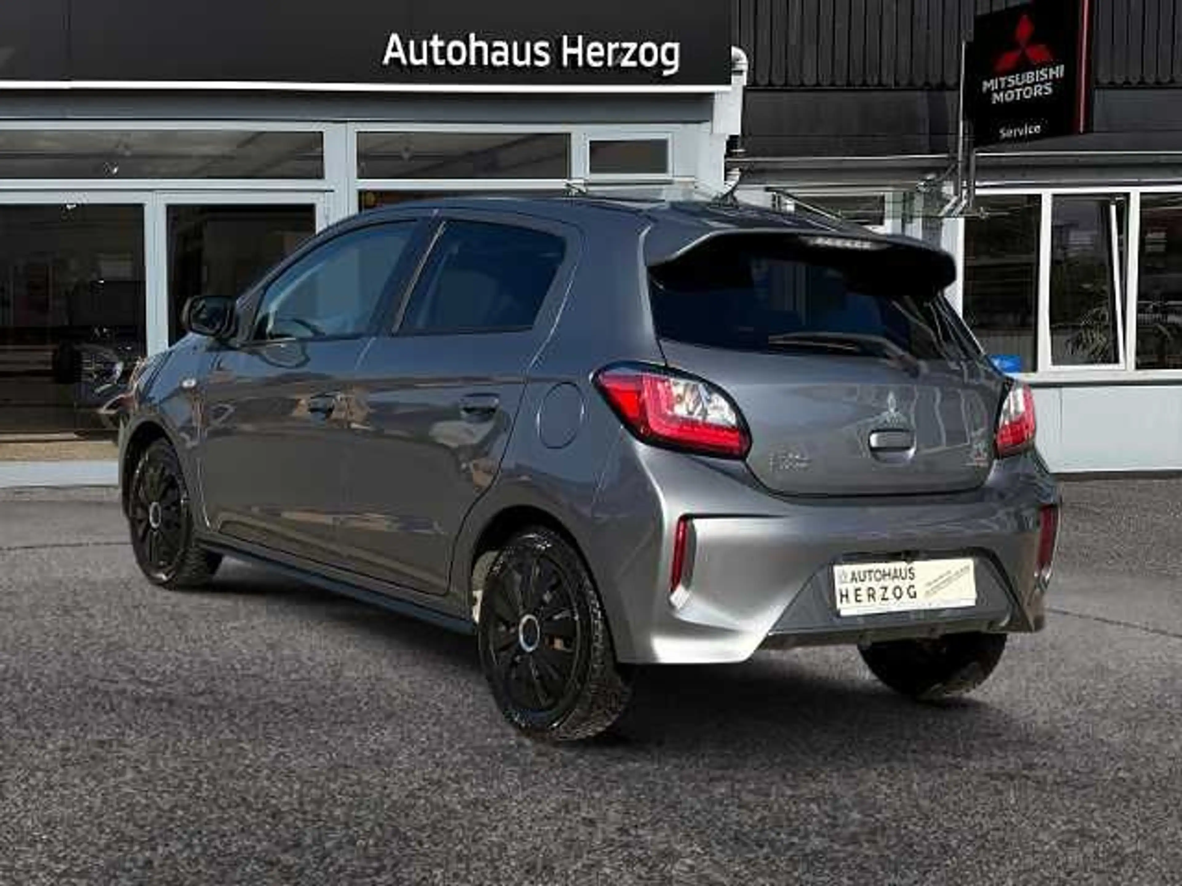 Mitsubishi Space Star Intro Edition+ 1.2 CVT + Winterräder — photo 4