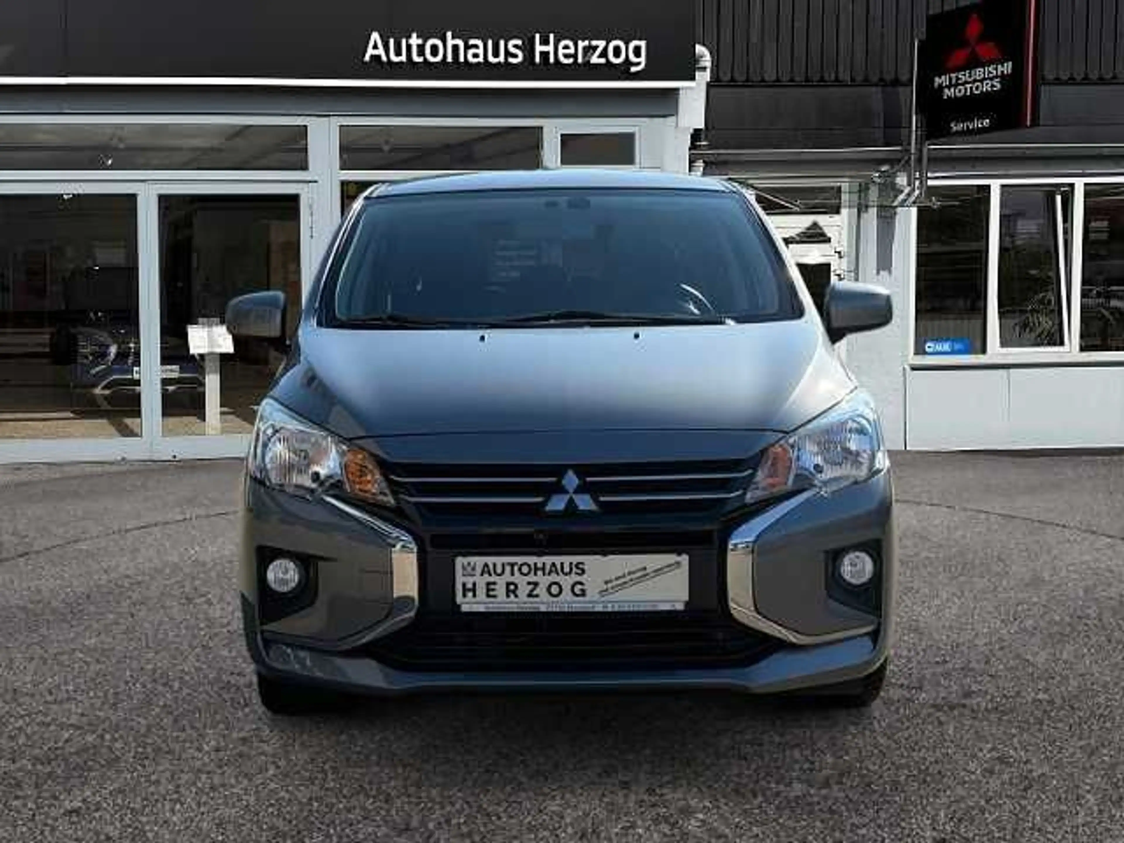 Mitsubishi Space Star Intro Edition+ 1.2 CVT + Winterräder — photo 3