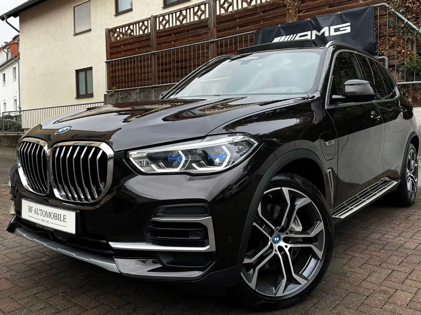 BMW X5 xDr45e M Sport PANO*NightV*TV*Massage*Sitzkl Brun - 2