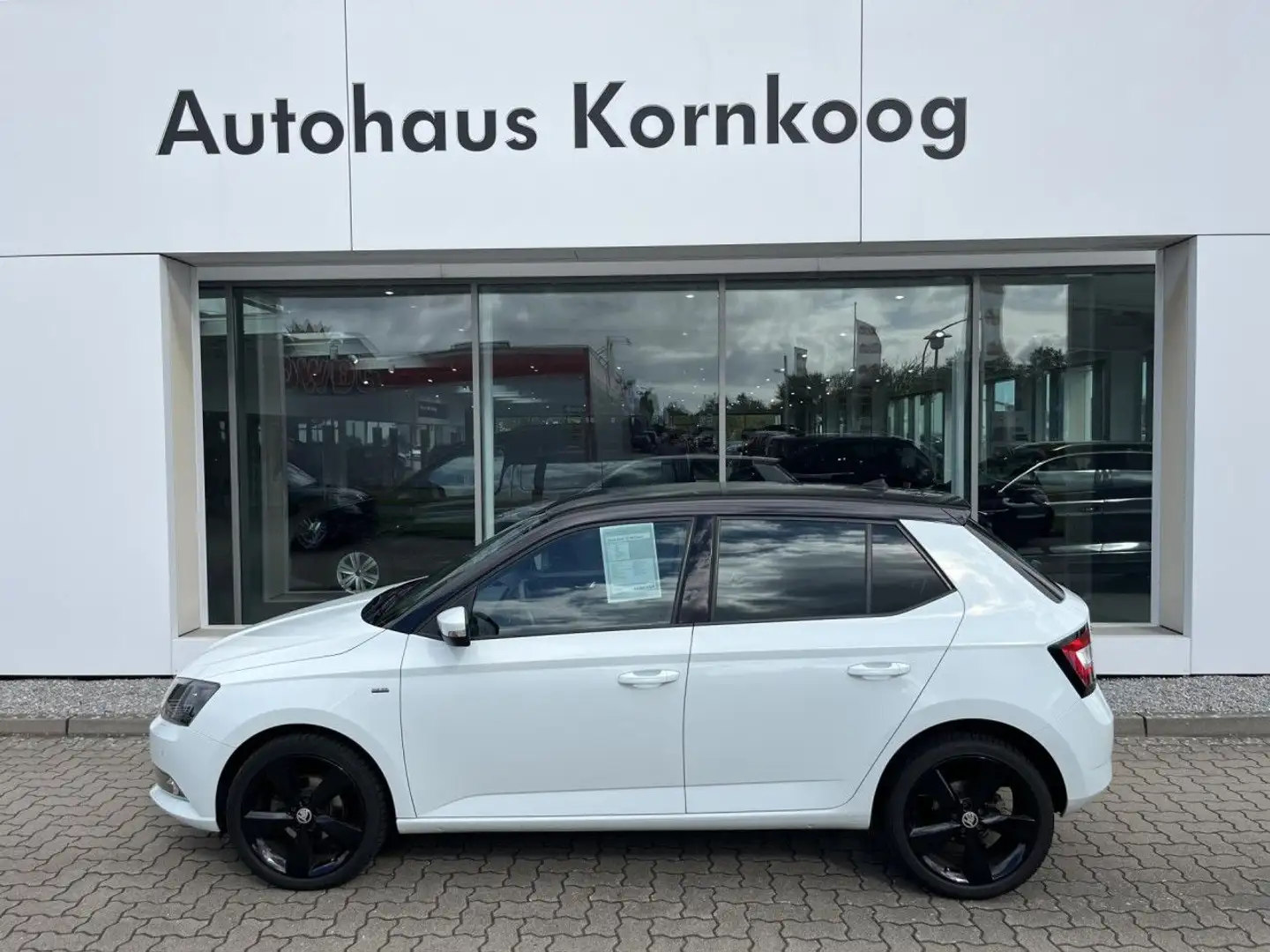 Skoda Fabia 1.0 TSI Clever Bluetooth Klima Einparkhilfe Blanc - 1