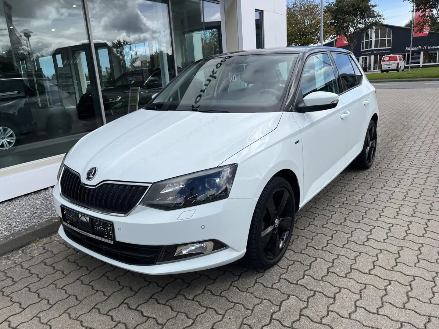 Skoda Fabia 1.0 TSI Clever Bluetooth Klima Einparkhilfe Blanc - 2