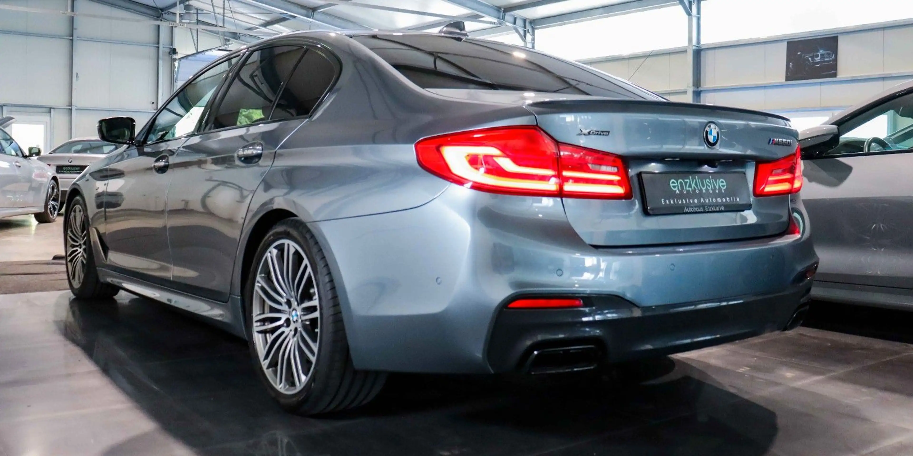 BMW 550 i xDrive GLASDACH*SOFT-CLOSE*KEYLES*H&K*VOLL — photo 10