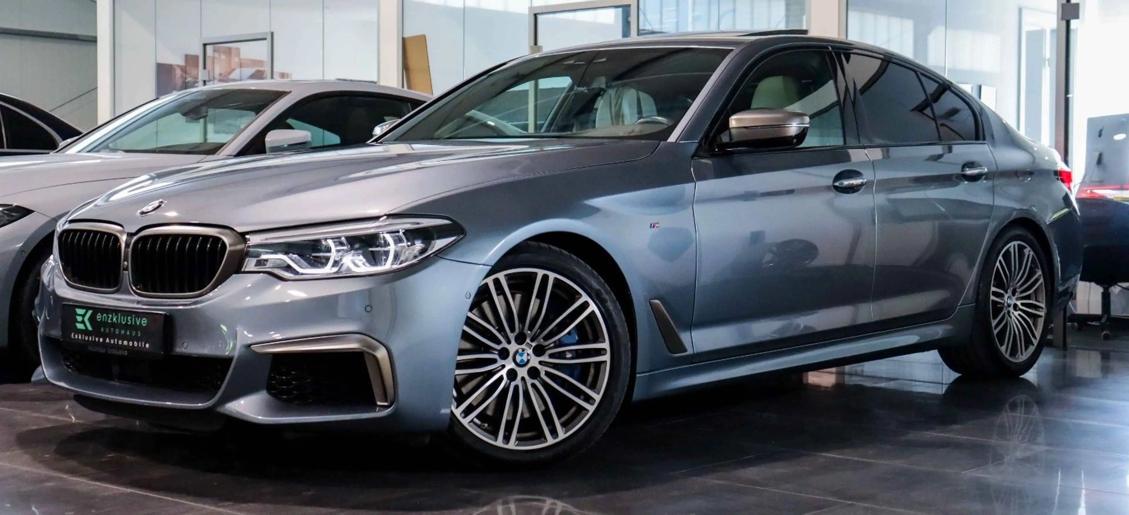 BMW 550 i xDrive GLASDACH*SOFT-CLOSE*KEYLES*H&K*VOLL — photo 7
