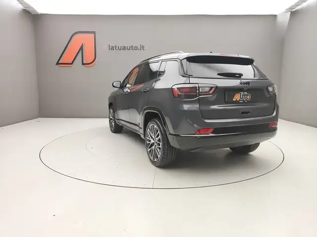 Jeep Compass view 5