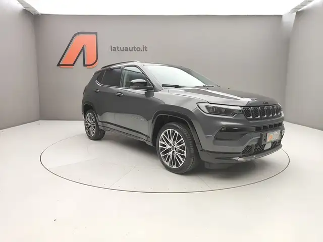 Jeep Compass view 3