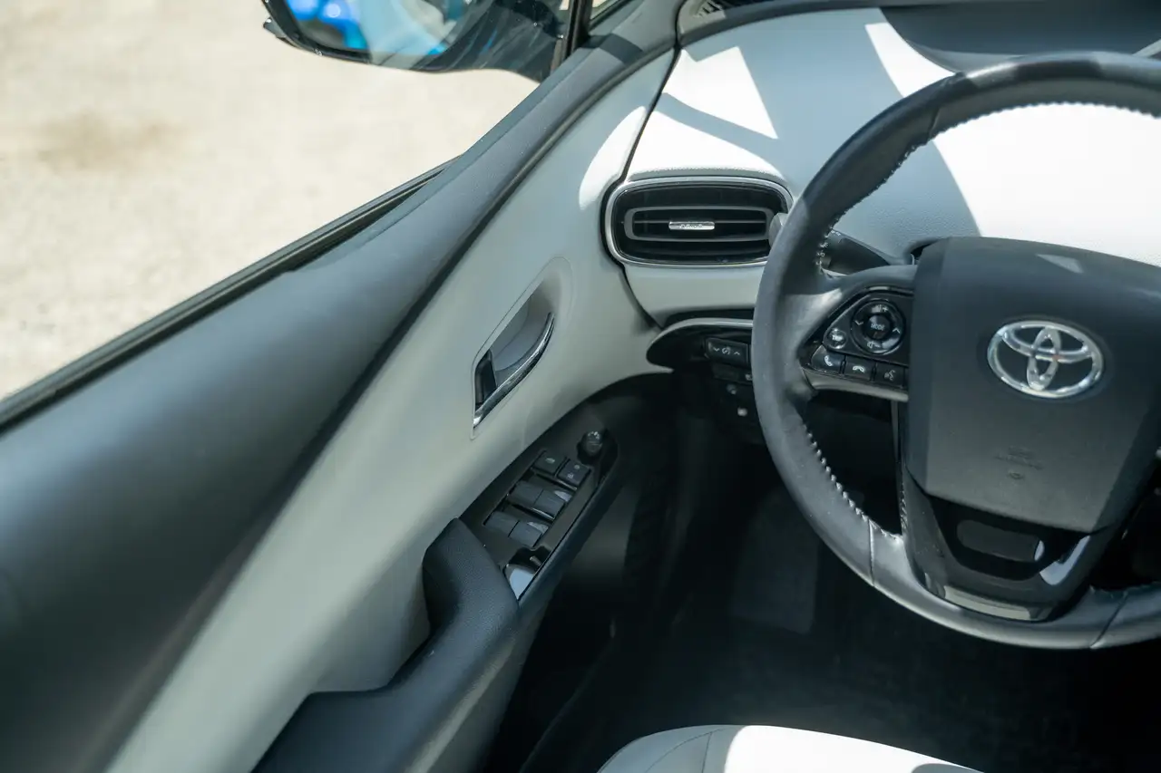 Toyota Prius Prime photo Toyota Prius Prime