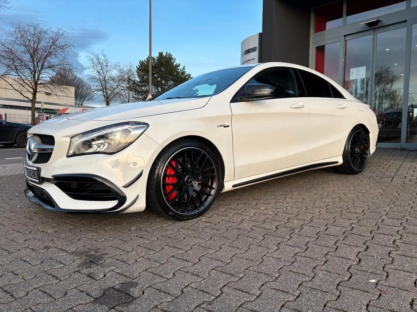 Mercedes-Benz CLA 45 AMG AERO KAMERA SPORT-AGA SHZ LED 1-HAND Weiß - 1