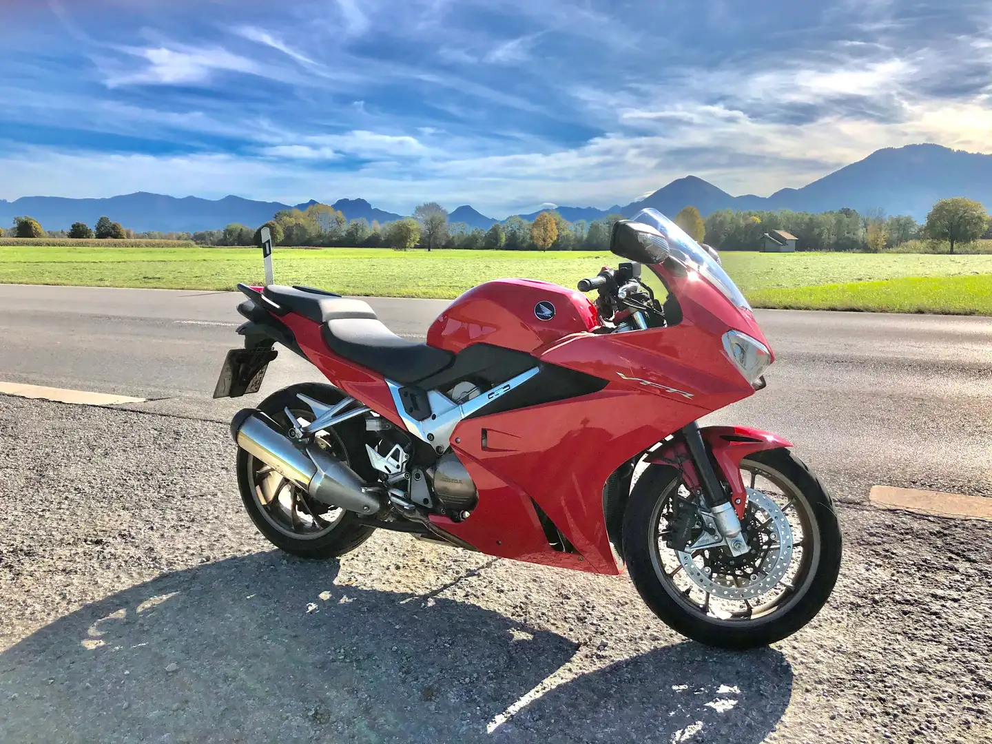 Honda VFR 800 F Rouge - 1