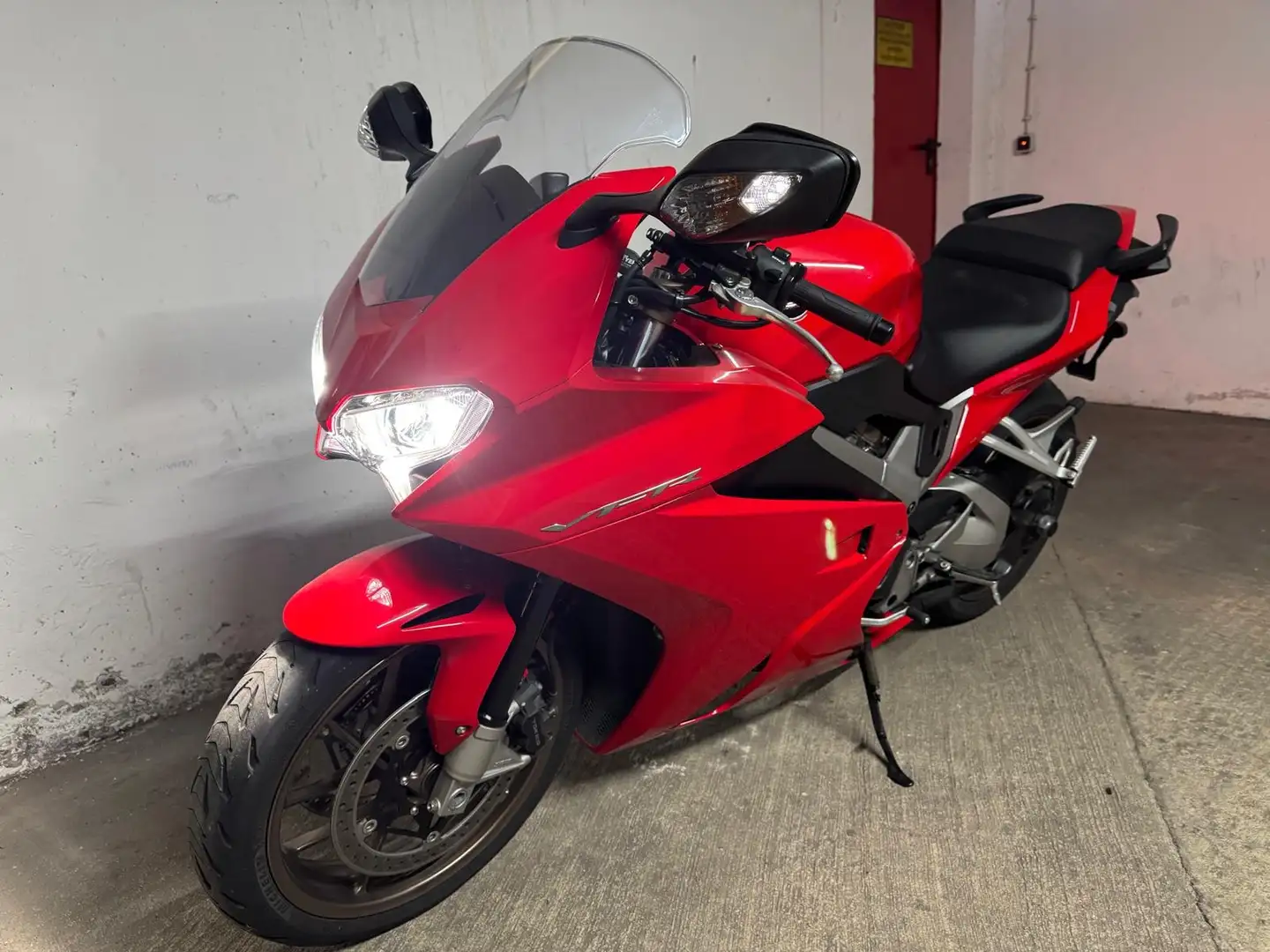 Honda VFR 800 F Rouge - 2