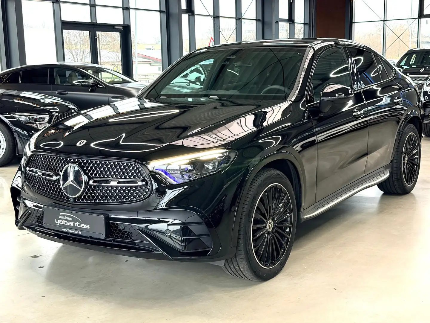 Mercedes-Benz GLC 300 d 4M AMG Night Pano AHK 360°-K KEYLESS-GO MBUX Mem Noir - 1