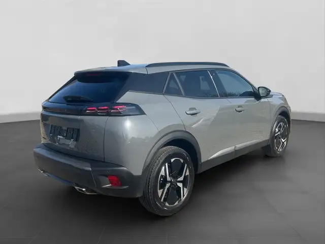 Peugeot 2008 view 5
