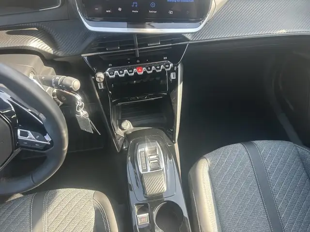 Peugeot 2008 view 11
