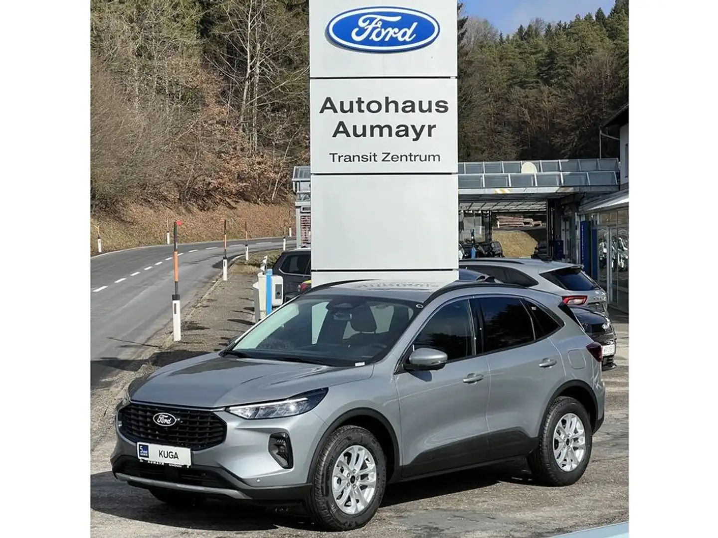 Ford Kuga Hybrid Titanium Silber - 1