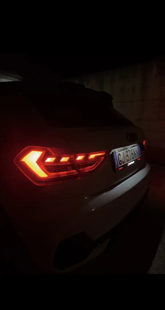 Audi A1 Sportback 40 2.0 tfsi Identity Black 200cv s-troni - 2