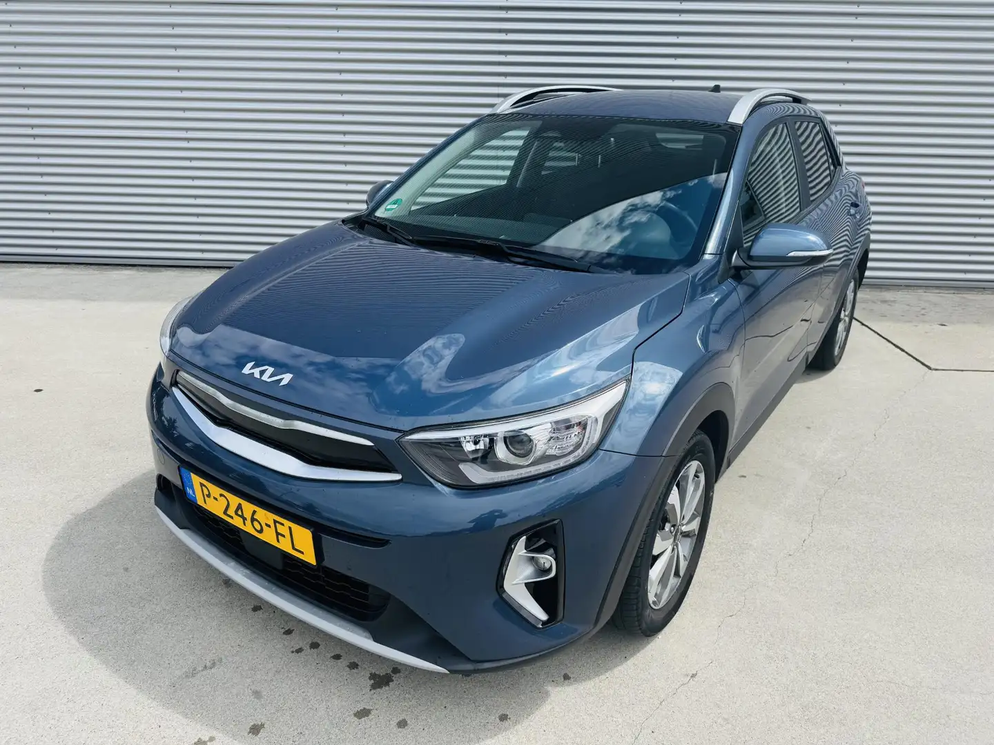 Kia Stonic 1.0 T-GDi MHEV DynamicPlusLine Trekhaak | NW Gelev Blauw - 2