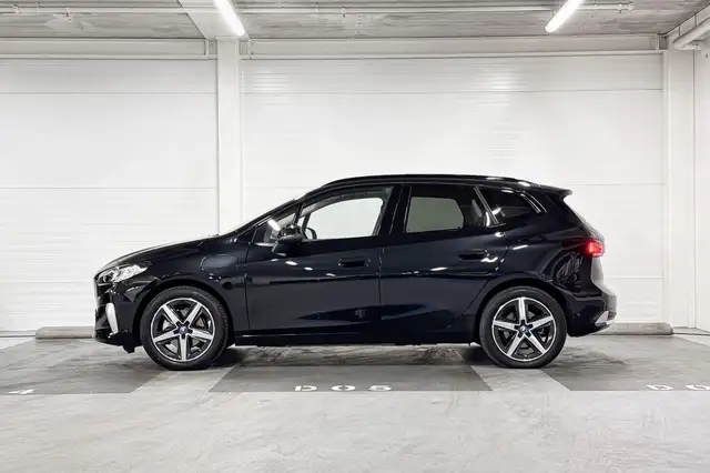 BMW 2 Series view 2
