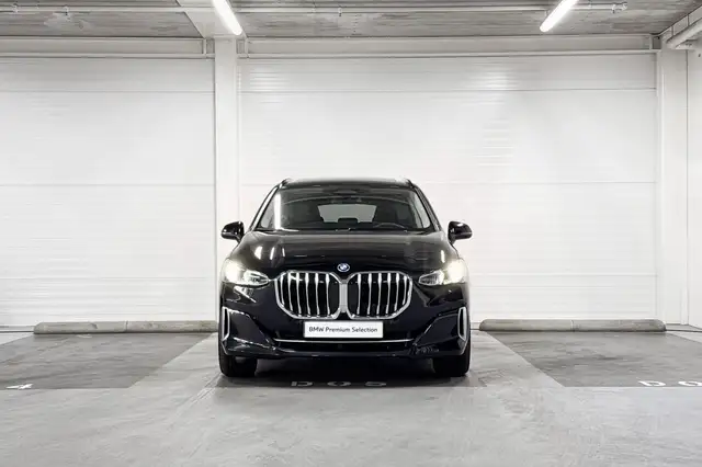 BMW 2 Series view 6