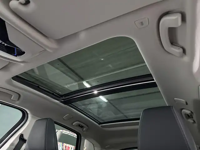 BMW 2 Series view 11