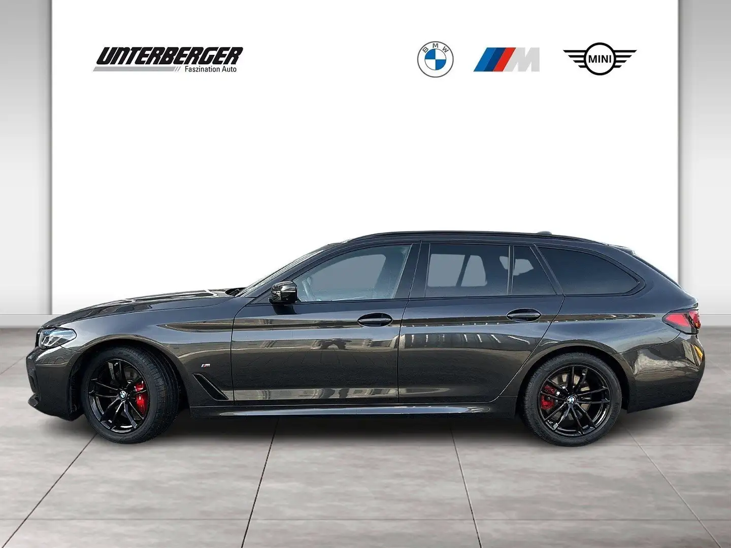 BMW 520 d xDrive Touring // M Sportpaket // Anhängerkupplu Grau - 2