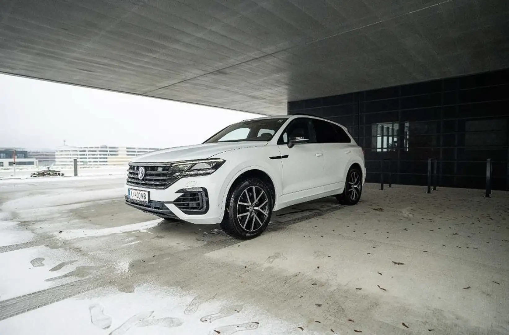 Volkswagen Touareg 4Motion V6 TDI SCR R-Line Aut. - 2