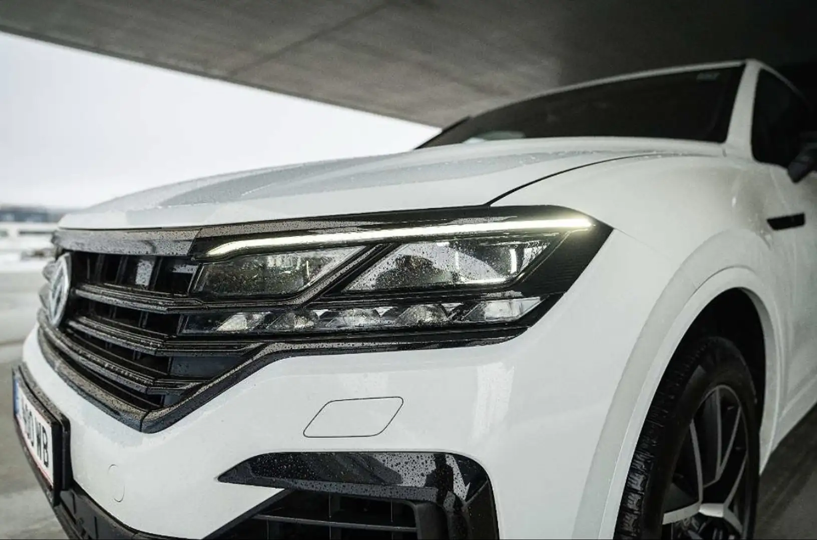 Volkswagen Touareg 4Motion V6 TDI SCR R-Line Aut. - 1