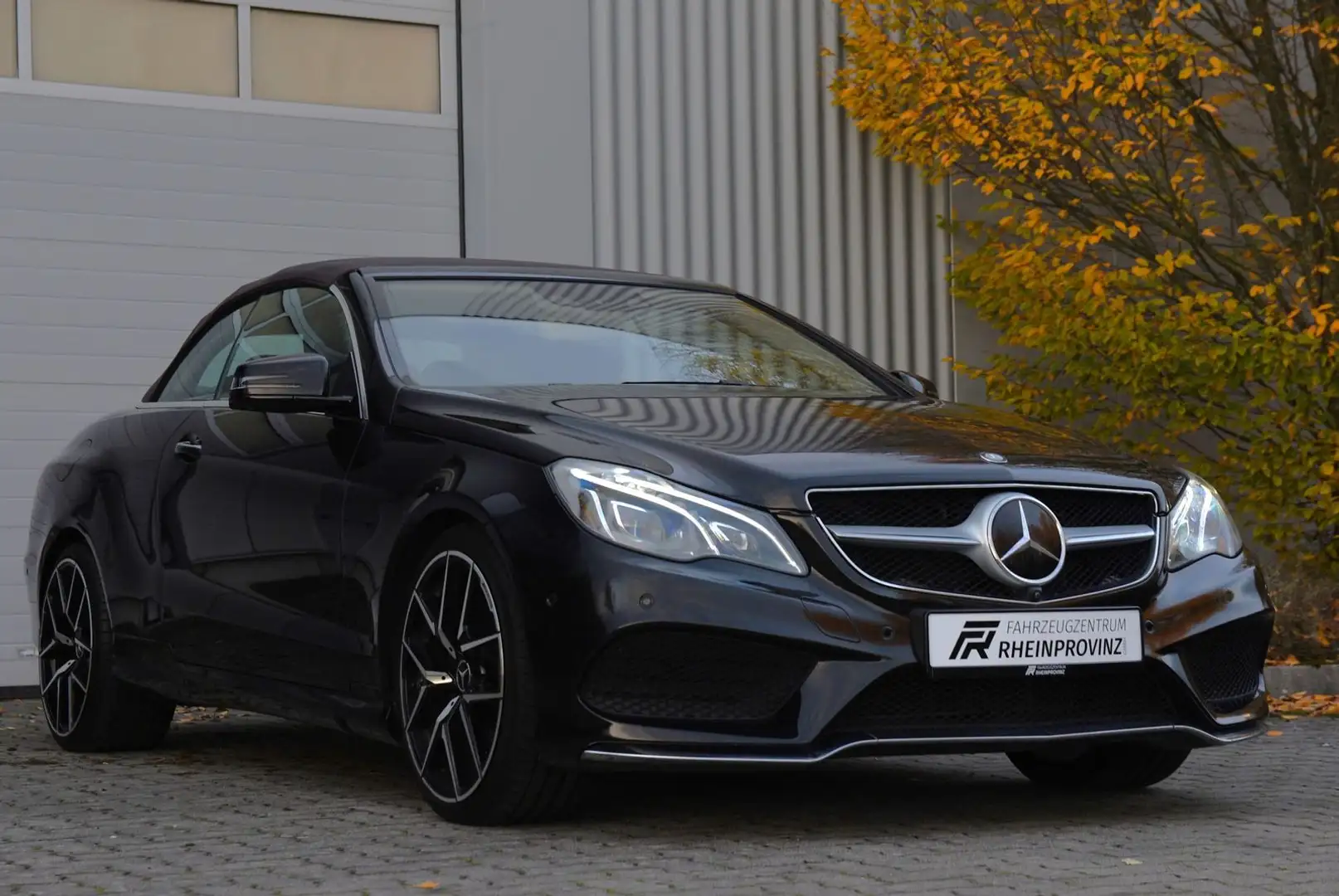 Mercedes-Benz E 350 E 350 CGI LED/ACC/360°/Memory/HarmonKardon Schwarz - 1