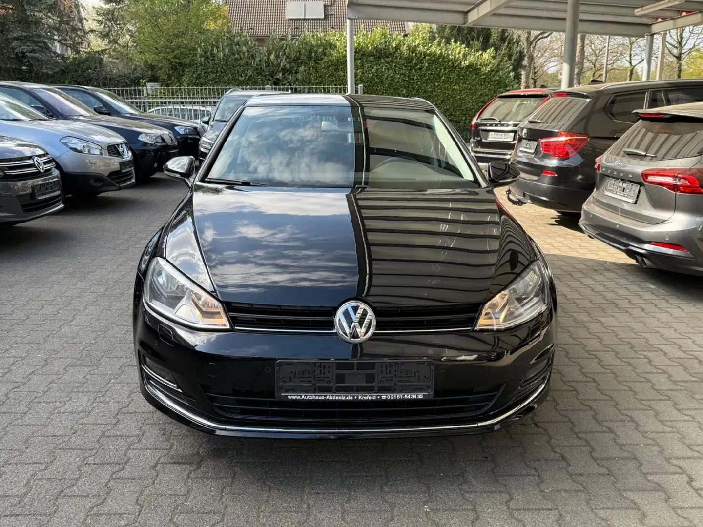 Volkswagen Golf VII Lim. Lounge|TEMPOMAT|SITZHZG|PDC| Schwarz - 2