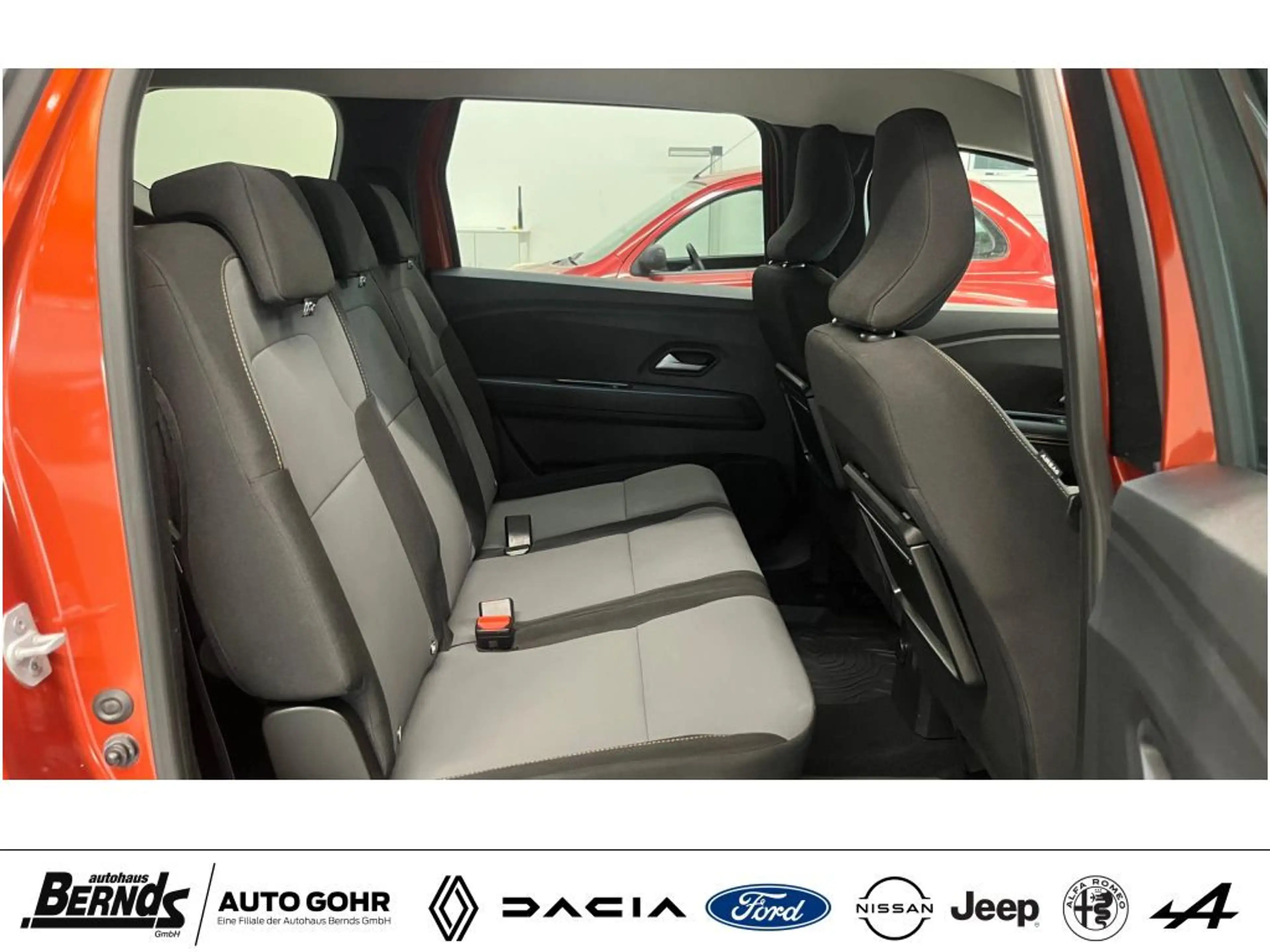 Dacia Jogger TCe 110 Extreme 7-SITZER NAVI PDC KLIMAAUTOMATIK — photo 4