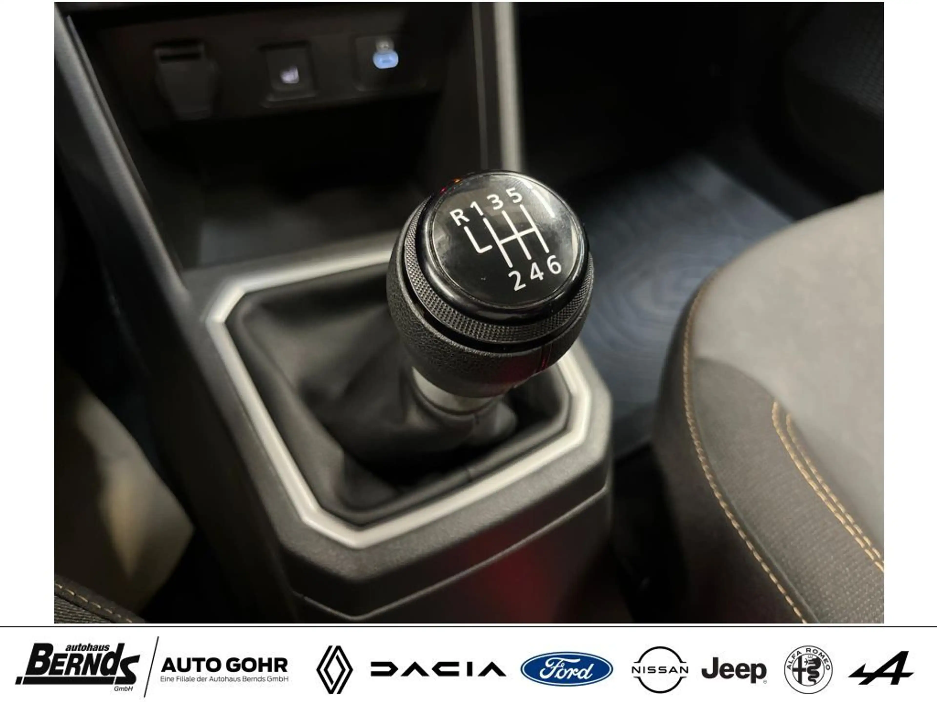 Dacia Jogger TCe 110 Extreme 7-SITZER NAVI PDC KLIMAAUTOMATIK — photo 25
