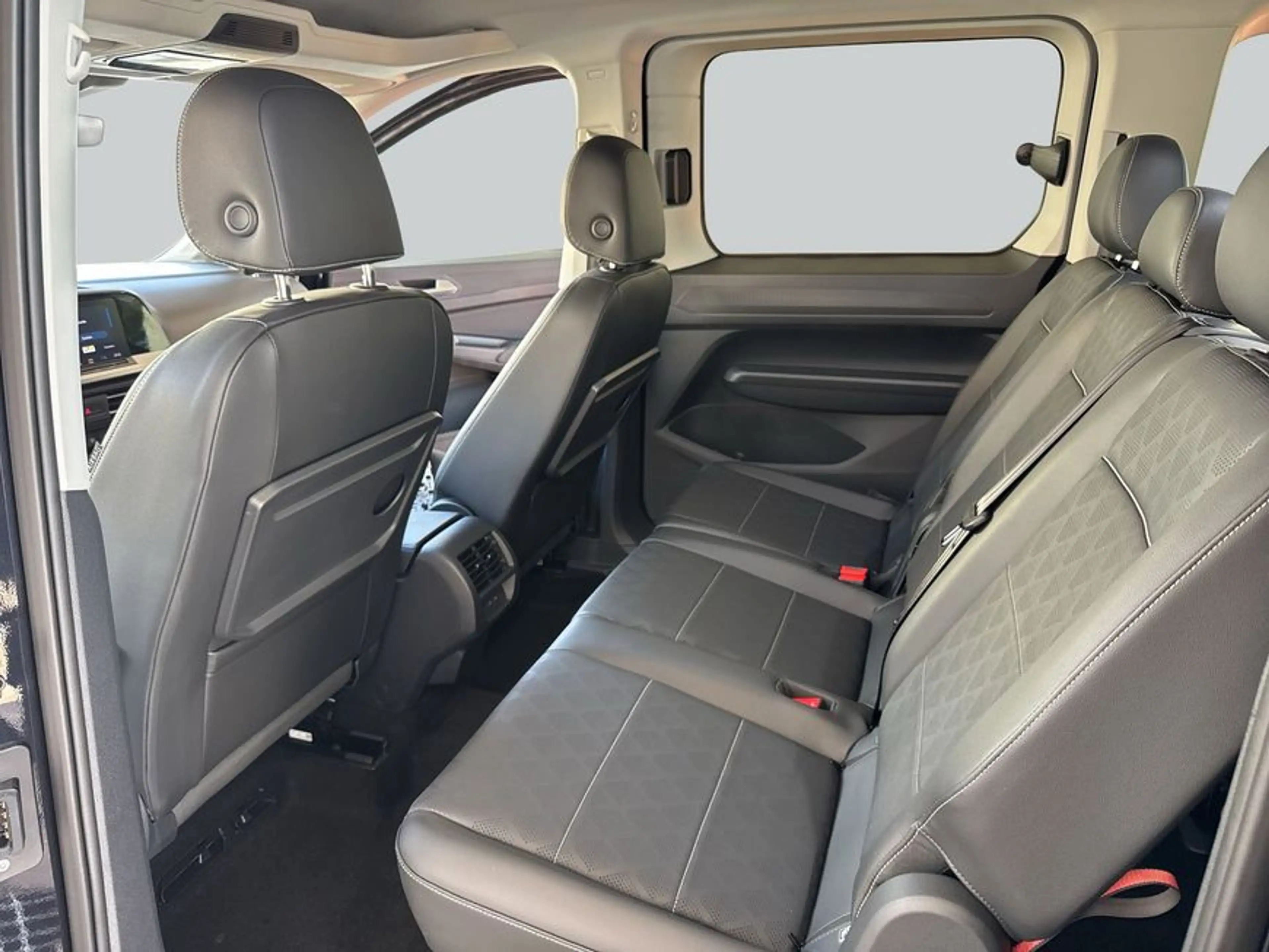 Ford Grand Tourneo Connect 2.0 Aut. TITANIUM LED GJR — photo 11